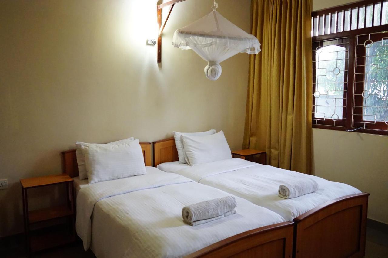 Sunshine Tourist Rest Hotel Anuradhapura Eksteriør billede