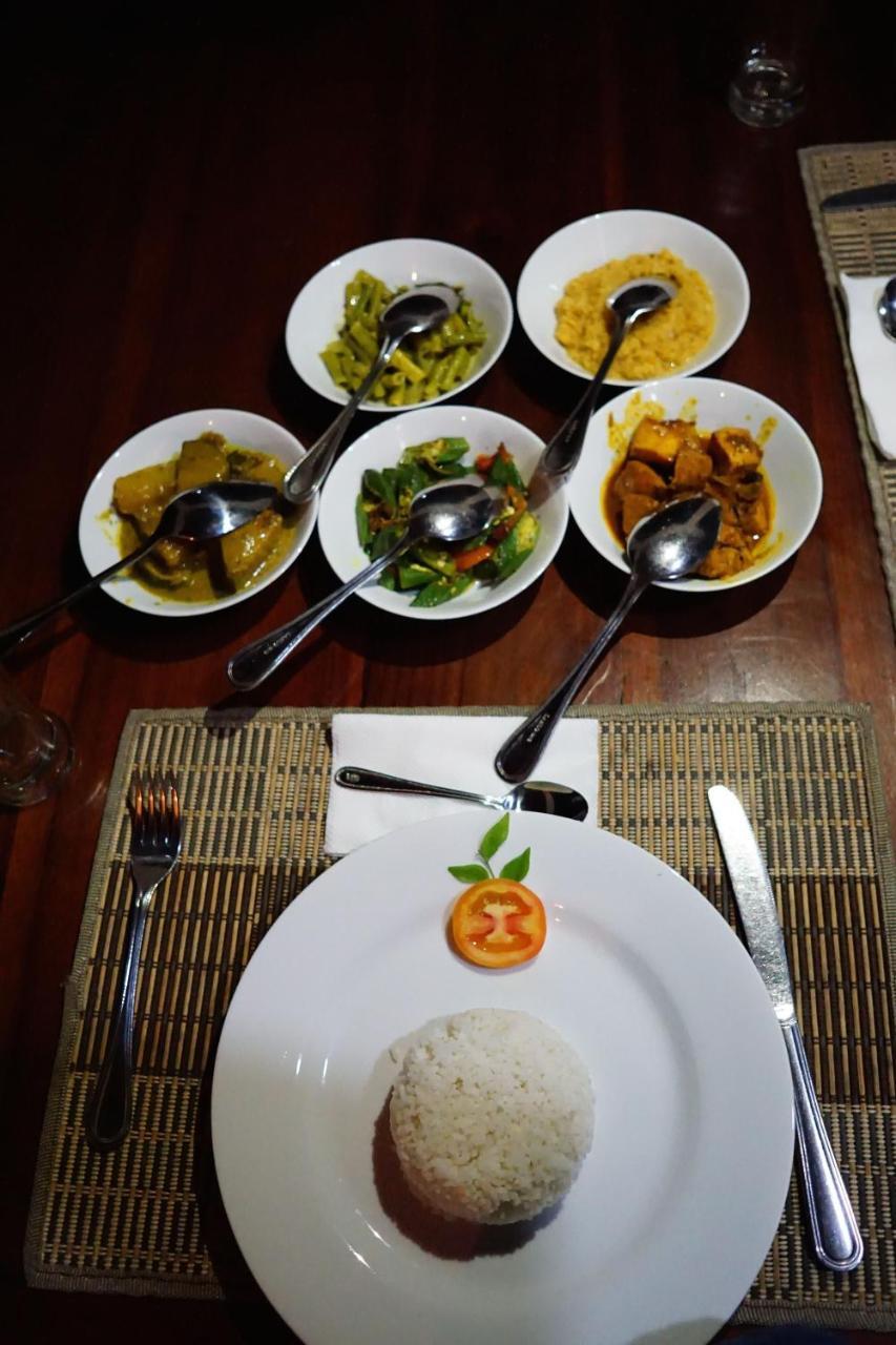 Sunshine Tourist Rest Hotel Anuradhapura Eksteriør billede